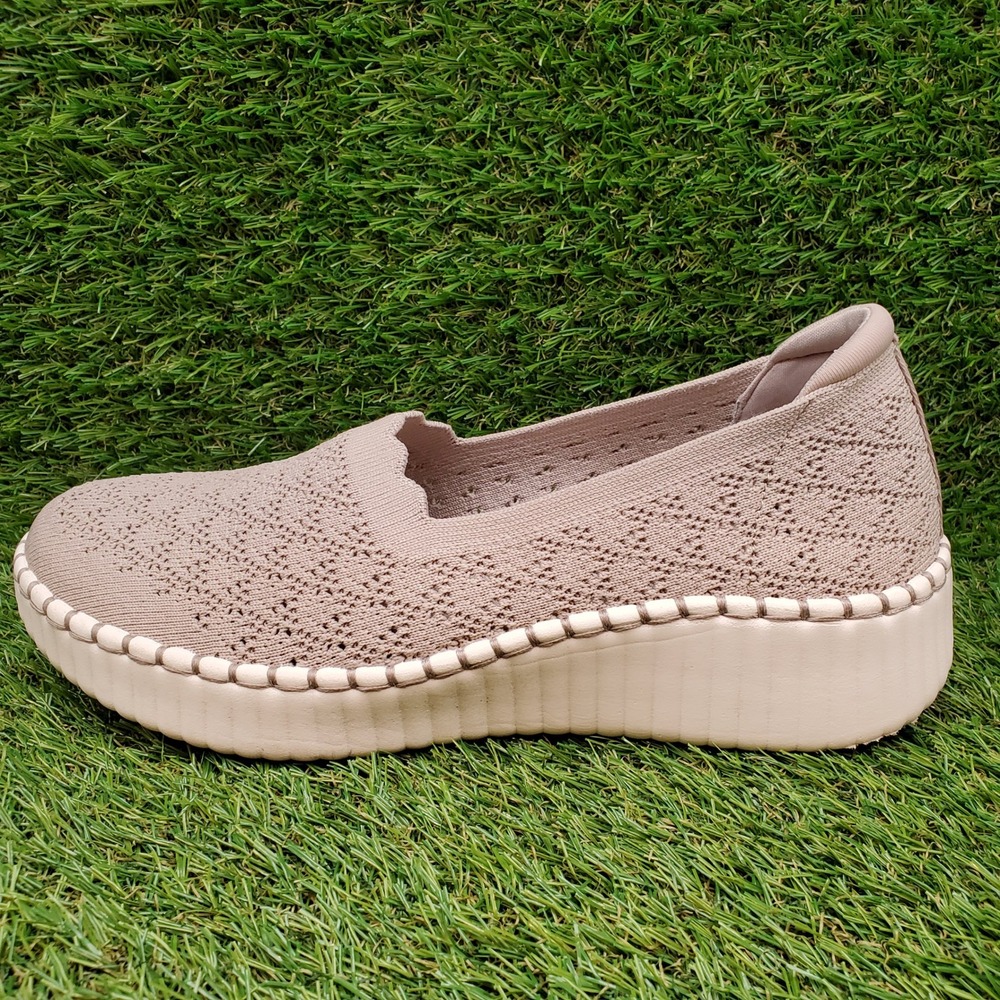 Skechers Wilshire Blvd SIZE 9.5 Women's Slip On Washable Vegan Sneaker Taupe - Picture 8 of 9